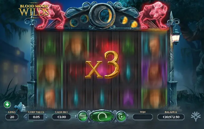 Blood Moon Wilds slot multiplier feature with full moon symbols